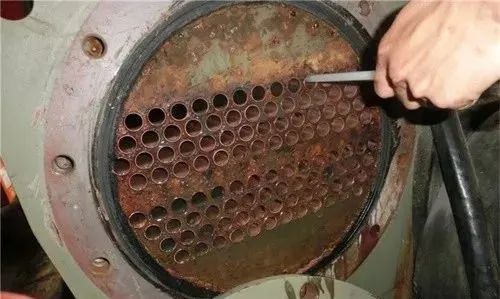 冷凝器與(yǔ)蒸發器(qì)清(qīng)洗(xǐ)